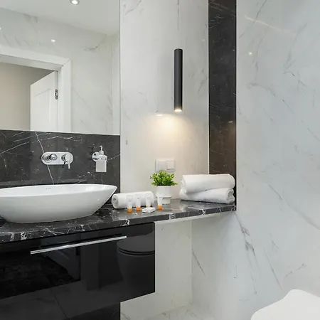 Modern & Comfy Rakowicka 6 Cracow By Renters