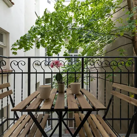 Modern & Comfy Rakowicka 6 Cracow By Renters Apartment *